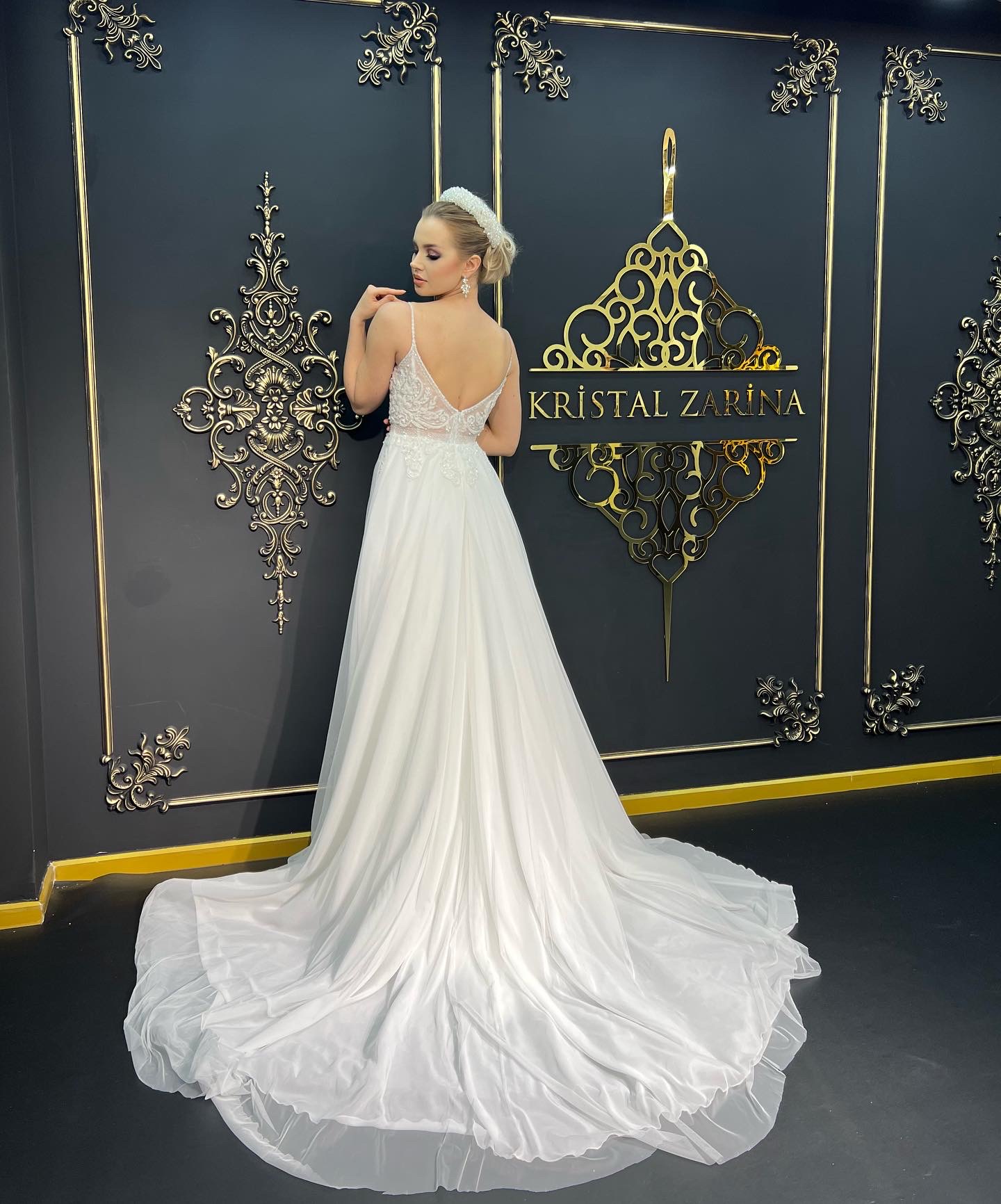 Kristal Zarina Samsun Moda Evi ve Kuaför