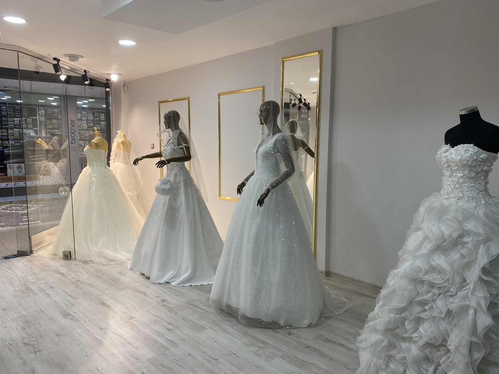 ÖZGÜN TASARIM GELİNLİK & ABİYE & MODA EVİ